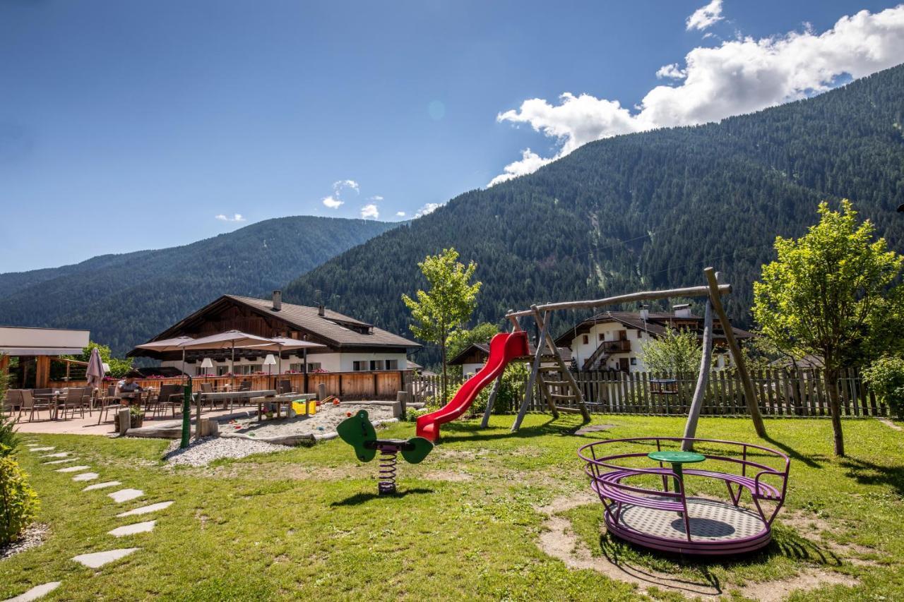 Familienhotel Viktoria Ulten Buitenkant foto