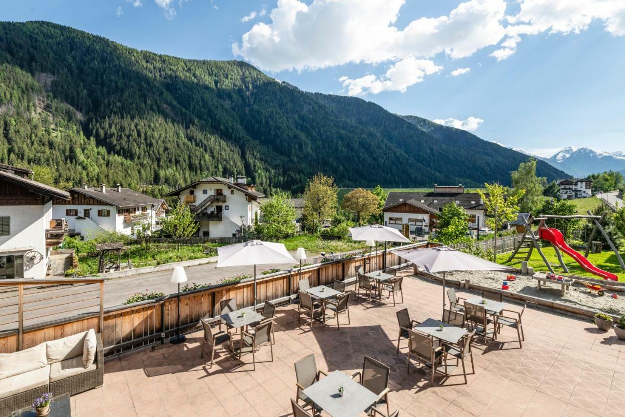 Familienhotel Viktoria Ulten Buitenkant foto